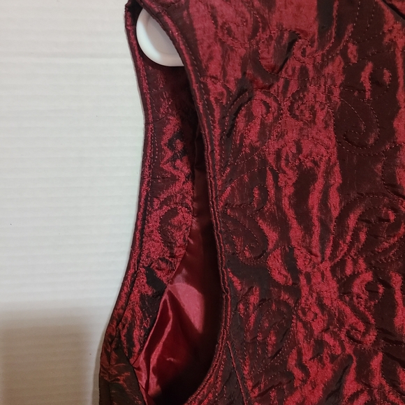 COLDWATER CREEK RED IRREDESCENT VEST SIZE LARGE - Picture 4 of 6